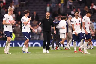تشكيل توتنهام.. عمر مرموش بديلًا وكونيا يقود هجوم مانشستر يونايتد 10 أكتوبر 2026 06:23 م